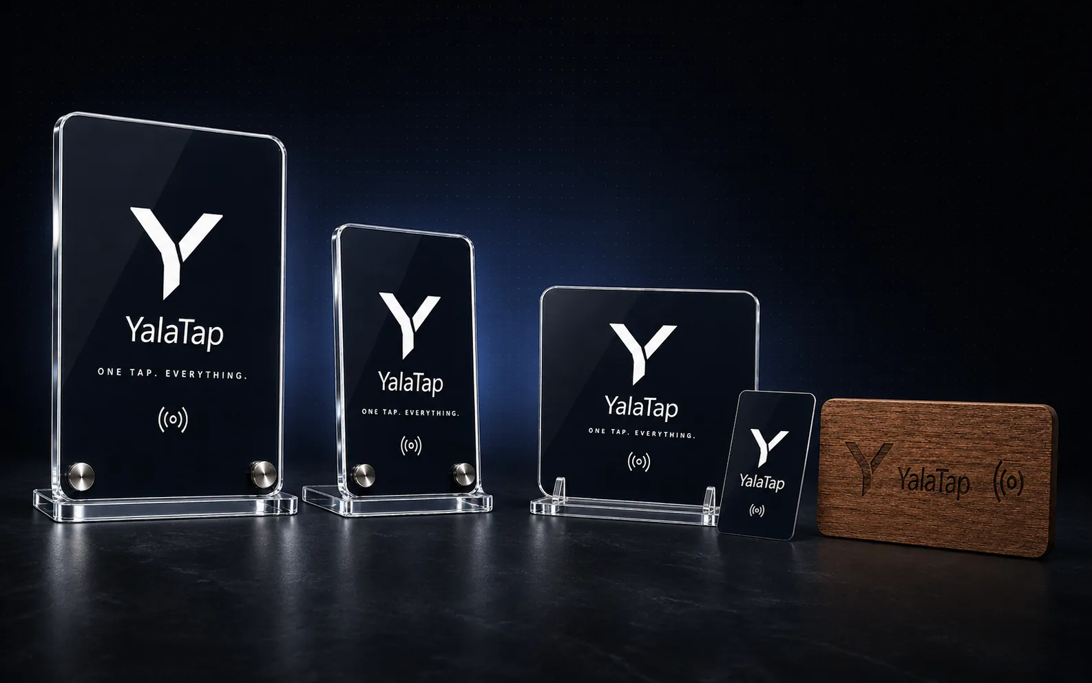 عائلة منتجات YalaTap: ستاند كبير ومتوسط وستاند مربع وكارت NFC ولوحة خشبية جانبية